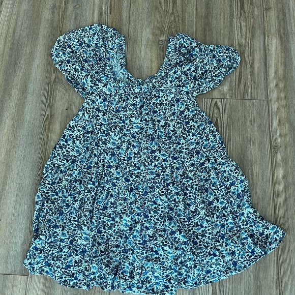 Wild Fable Blue and White Floral Top - Picture 4 of 5